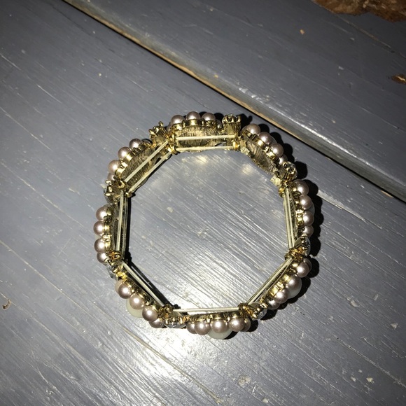 Faux pearl & diamonds cuff - Picture 6 of 9